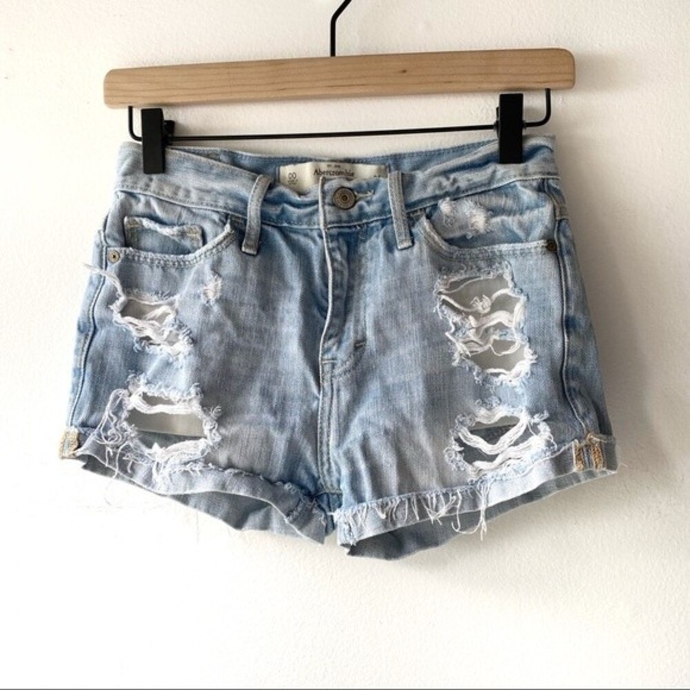 abercrombie & fitch distressed shorts